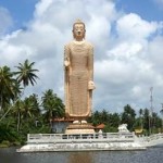 Bouddha(Japonnais) sur les lieux du tsunami. בודהה יפני לזכר הצונאמי