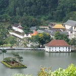 The temple of the Sacred Tooth Relic is a Buddhist temple in the city of Kandy.